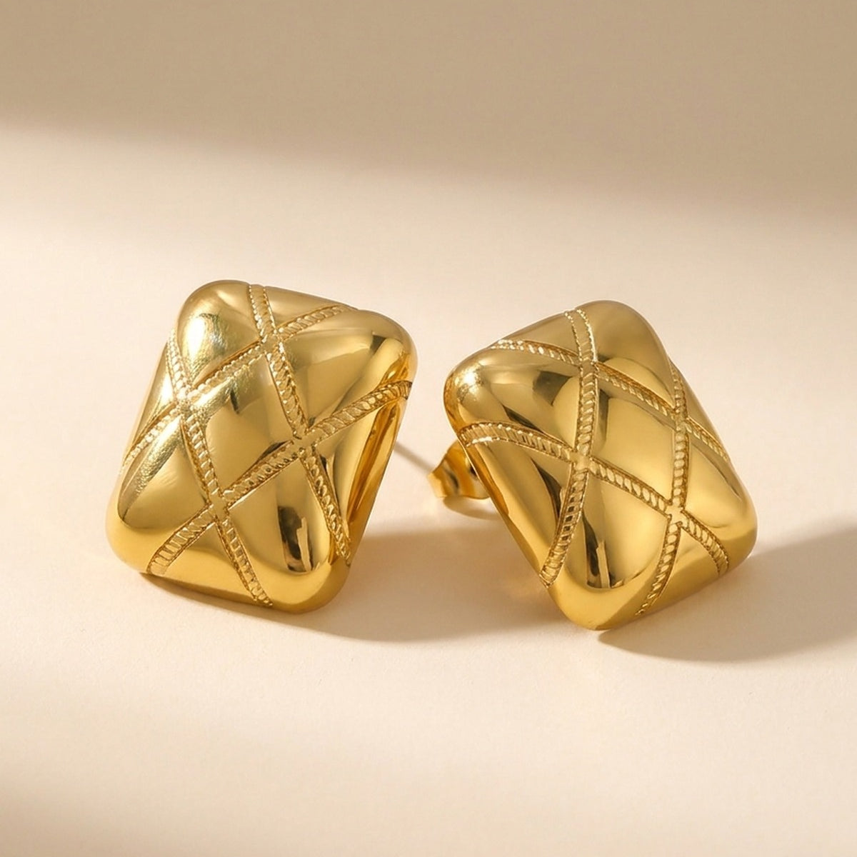 Gold Bev Geometrc Square Earrings