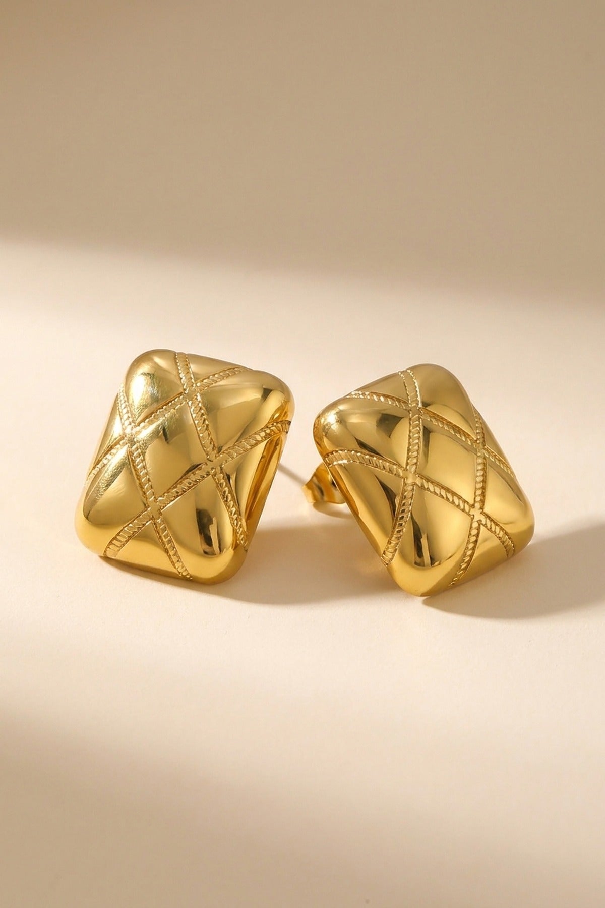 Gold Bev Geometrc Square Earrings