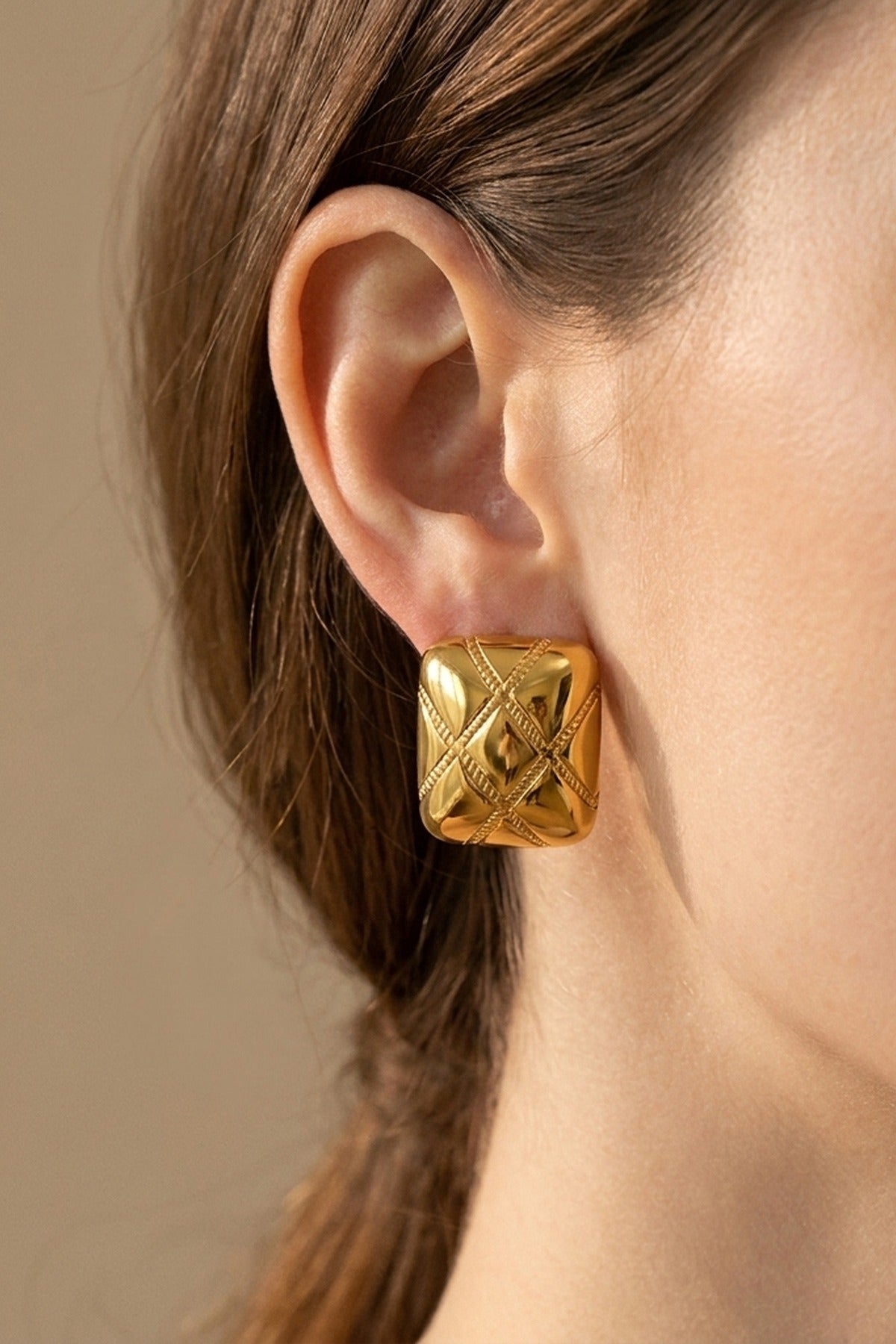 Gold Bev Geometrc Square Earrings