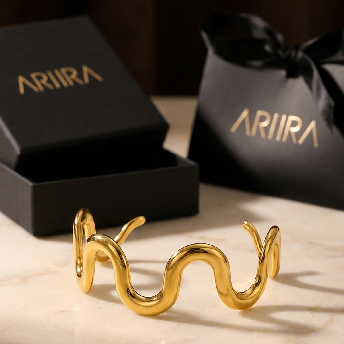 Gold Mariya Wavy Luxe Bracelet