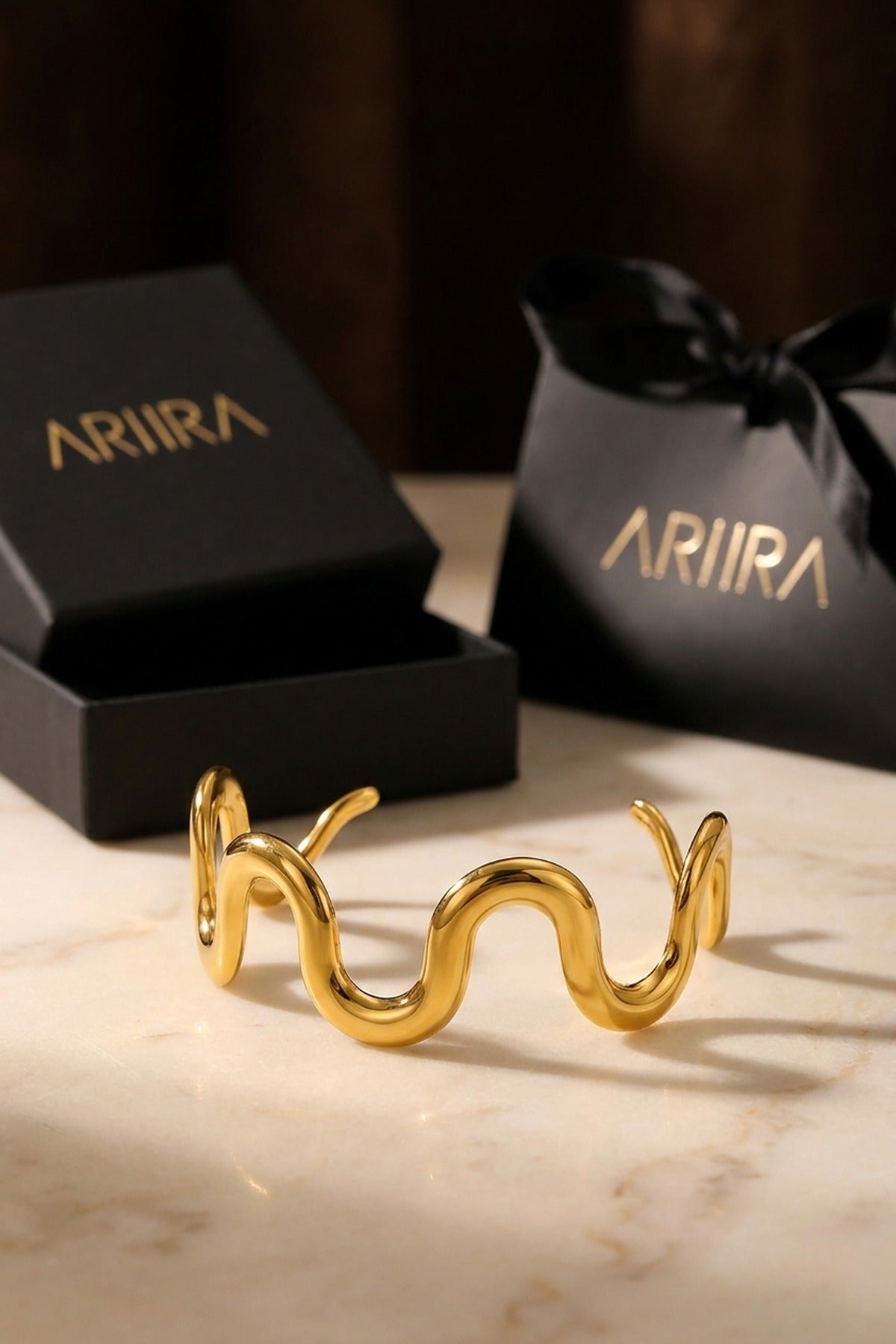 Gold Mariya Wavy Luxe Bracelet
