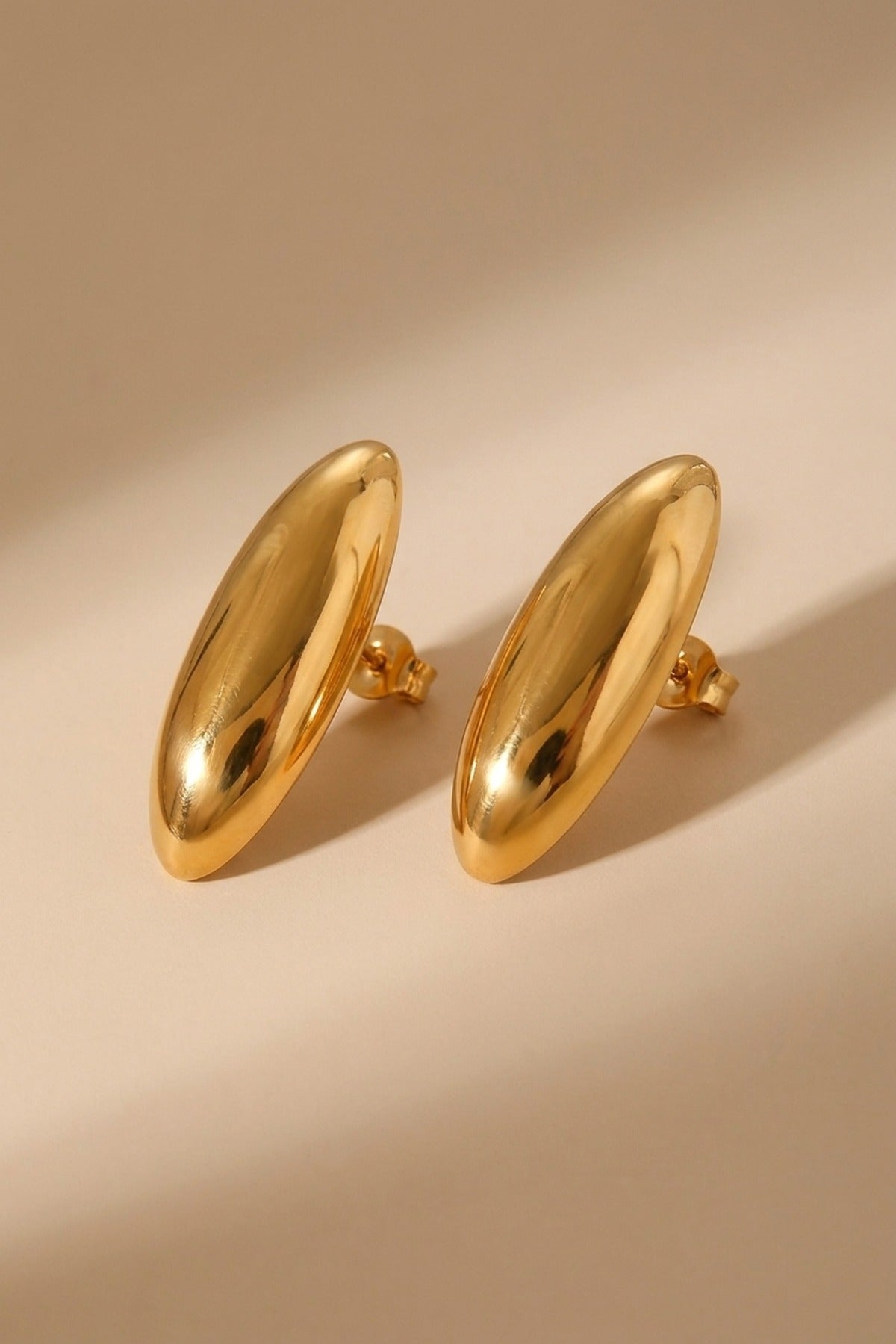 Gold Pani Smooth Water Drop Earrings
