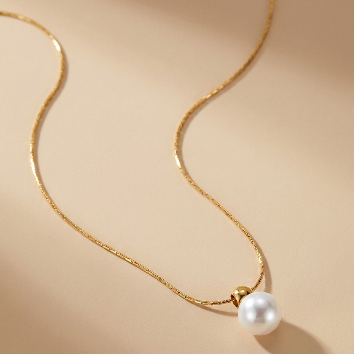 Gold Zakia Minimalist Pearl Necklace
