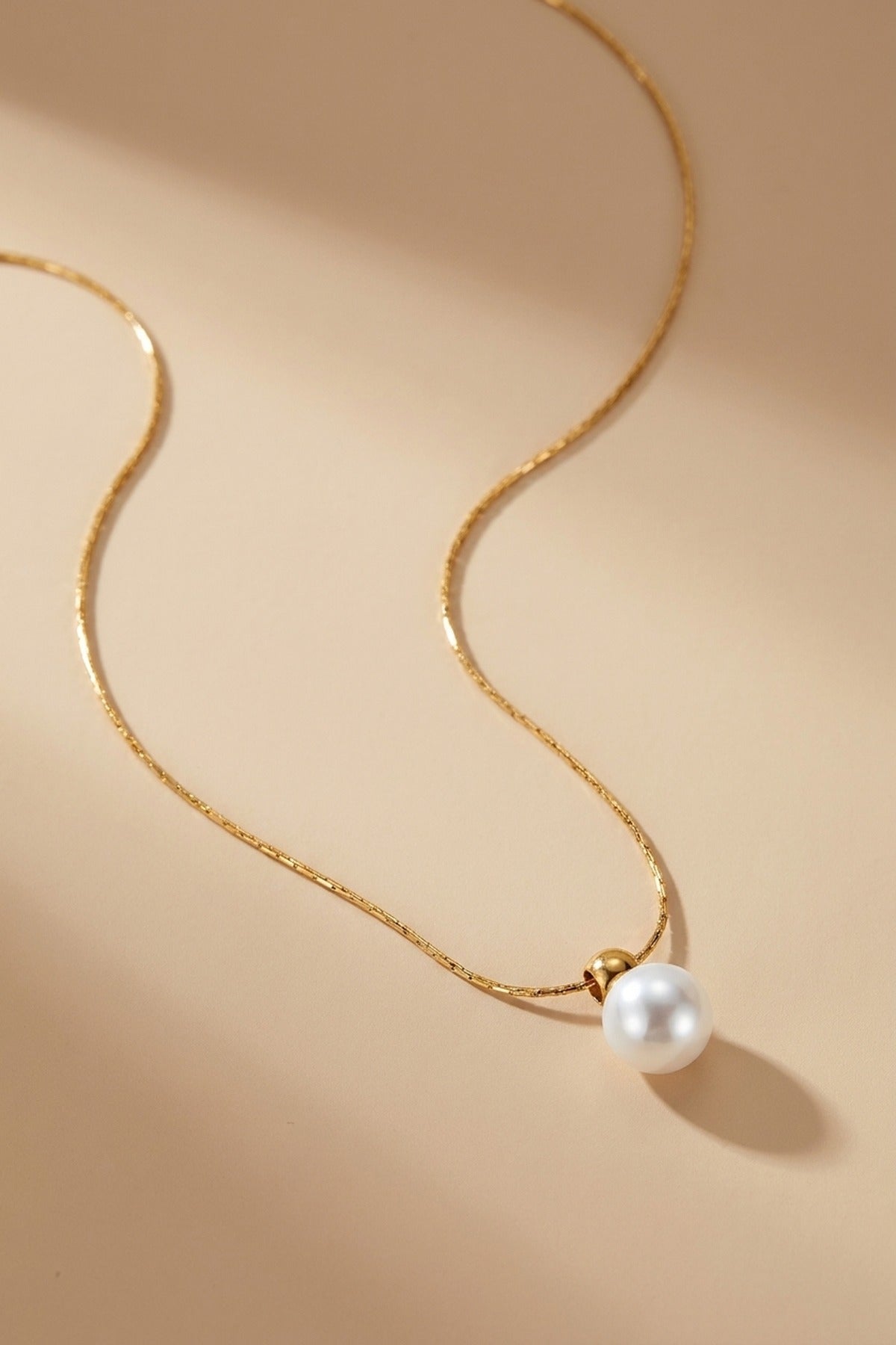 Gold Zakia Minimalist Pearl Necklace