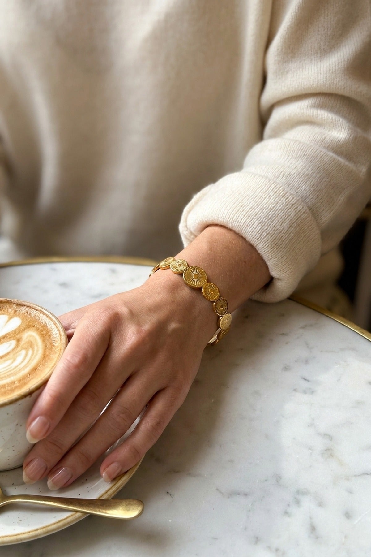 gold Jandu Round Geo Bracelet