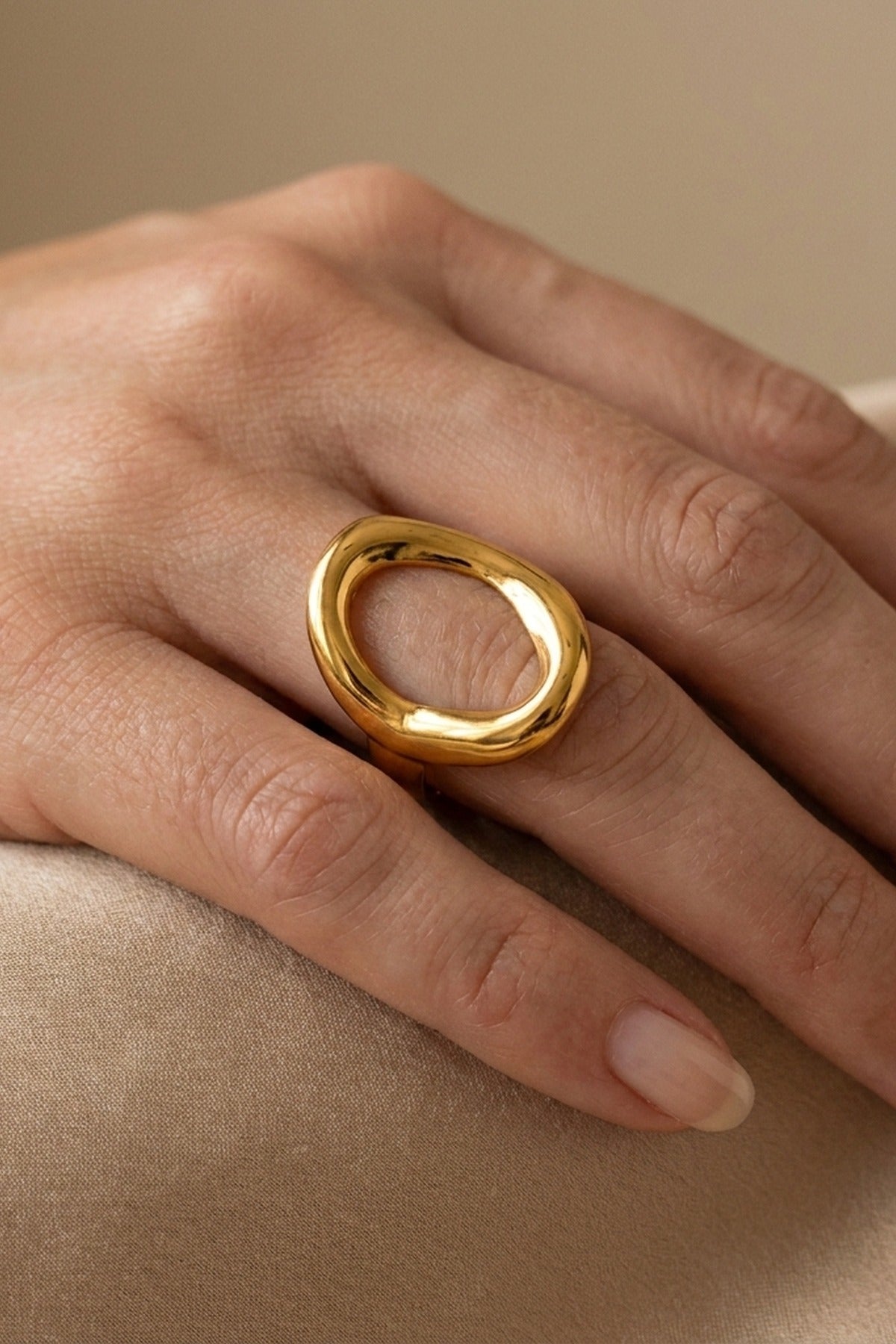 Gold Yara Minimalist Round Trend Ring