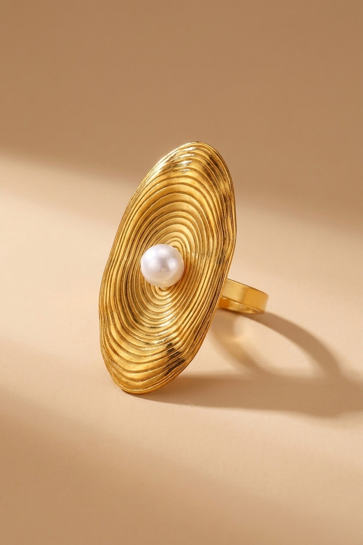 gold Verai Minimalist Oval Ring