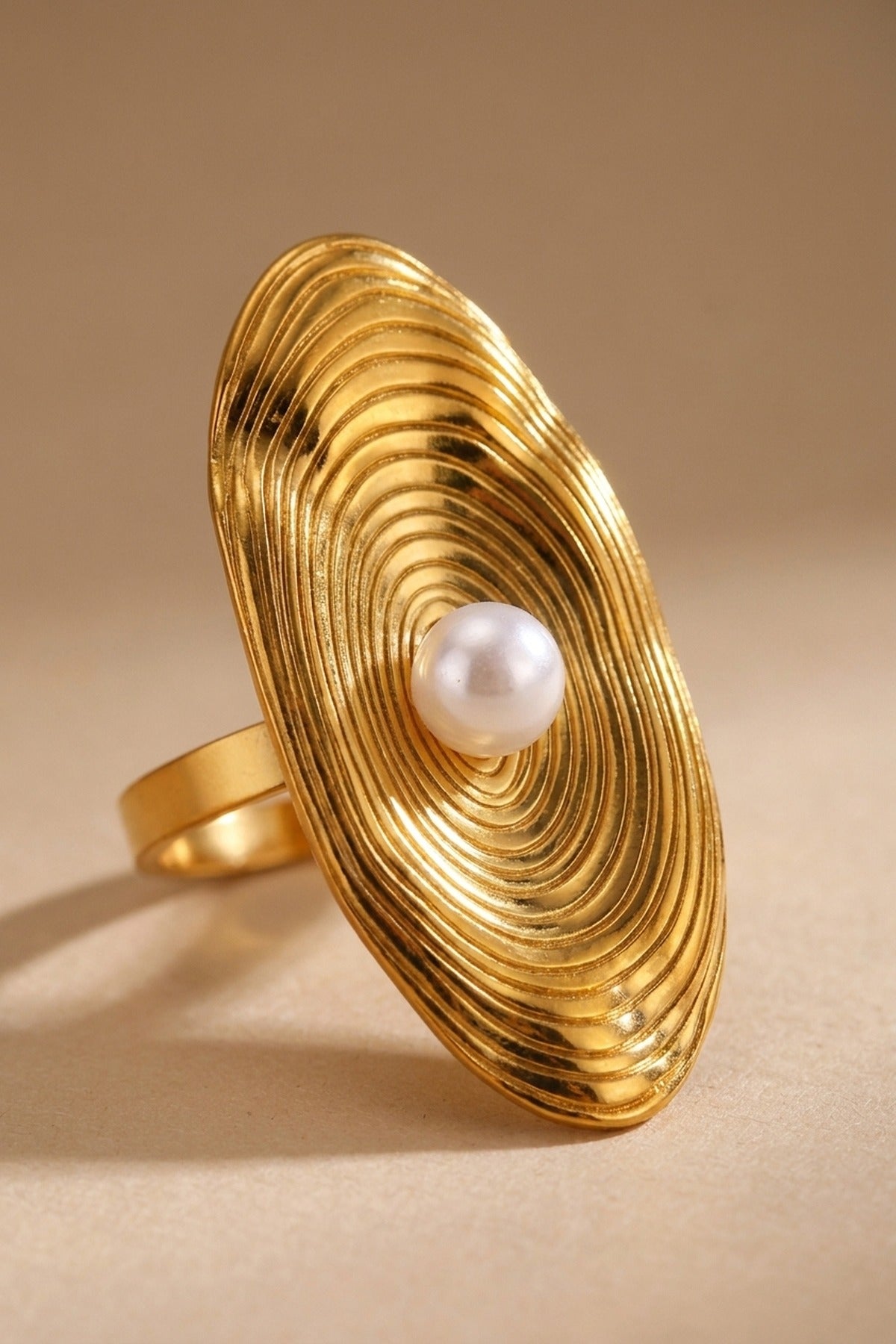gold Verai Minimalist Oval Ring