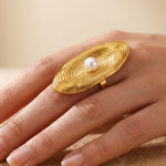 gold Verai Minimalist Oval Ring