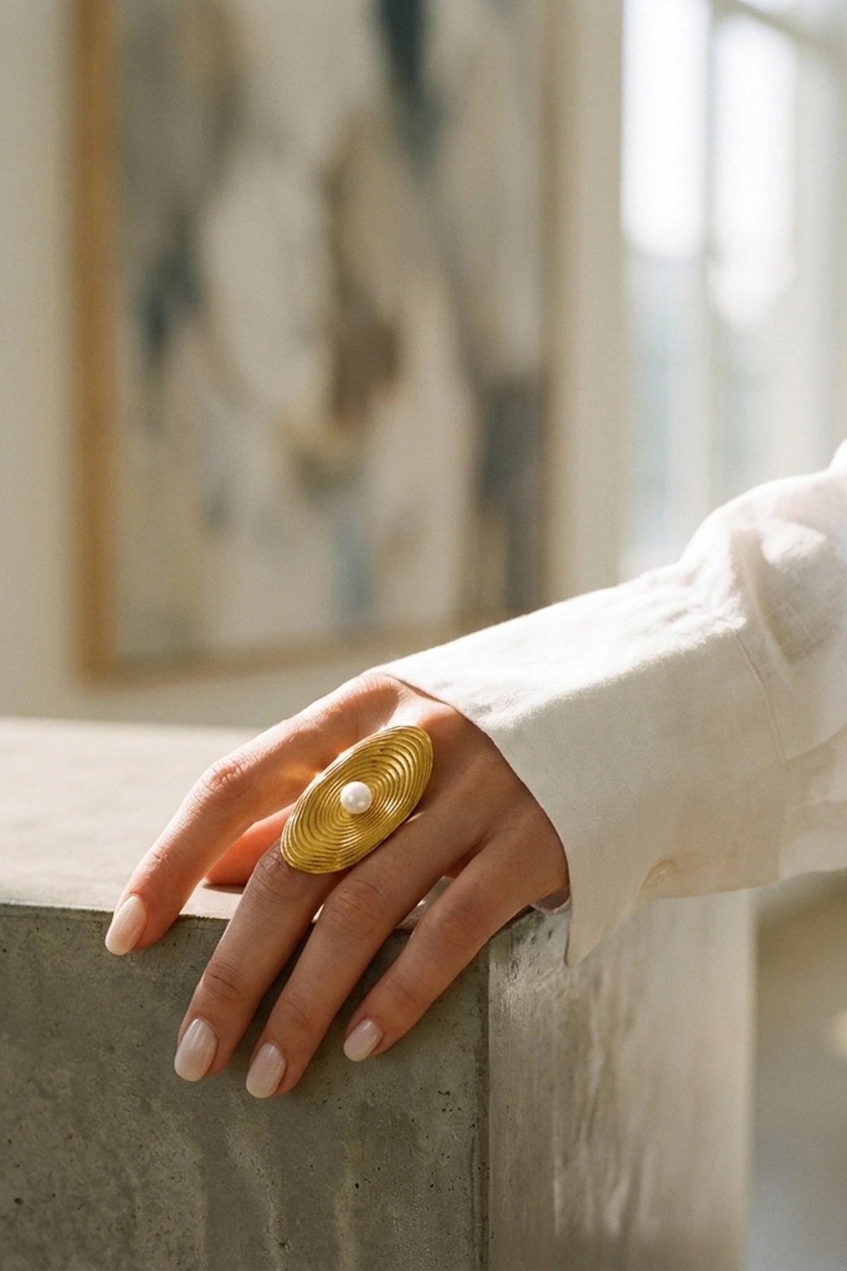 gold Verai Minimalist Oval Ring