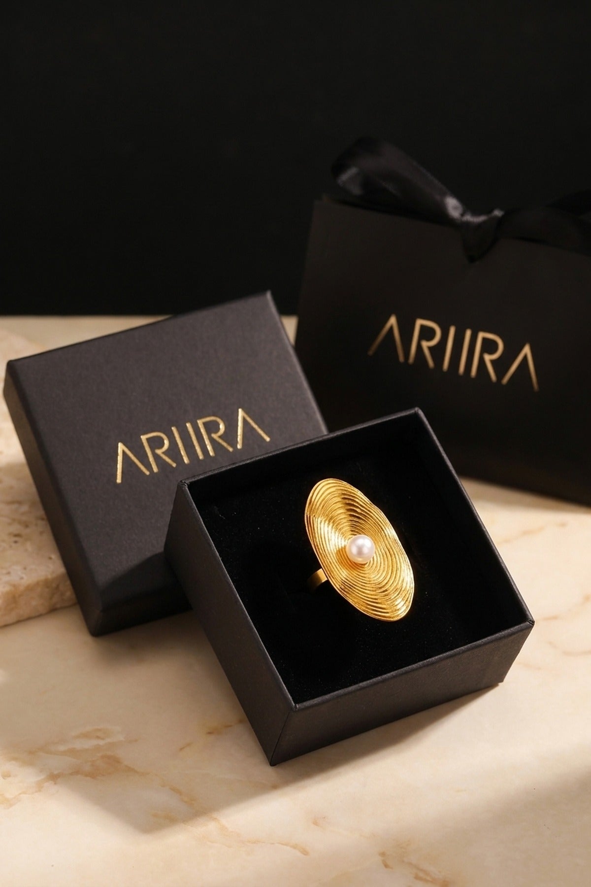 gold Verai Minimalist Oval Ring