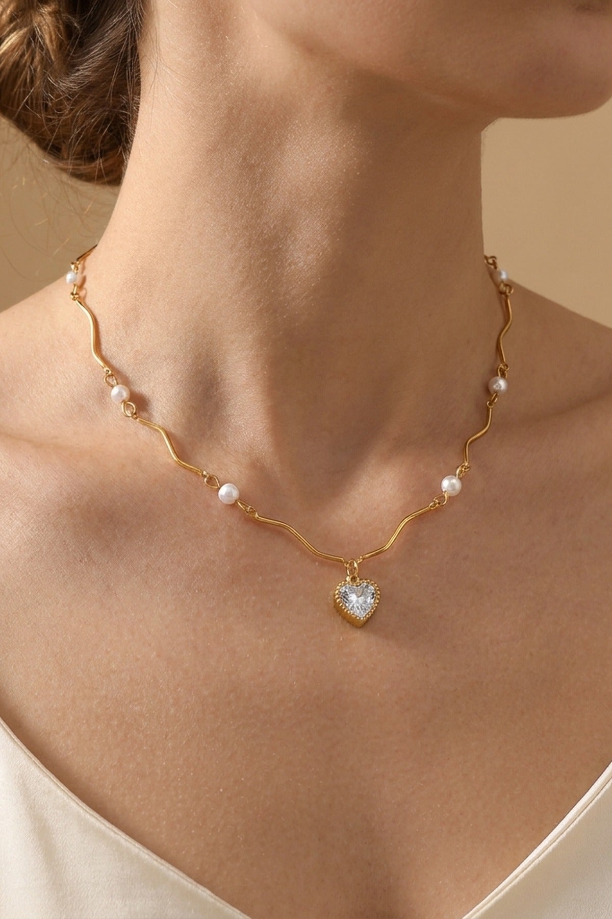 Gold Magnolia Wavy Chain Pearl