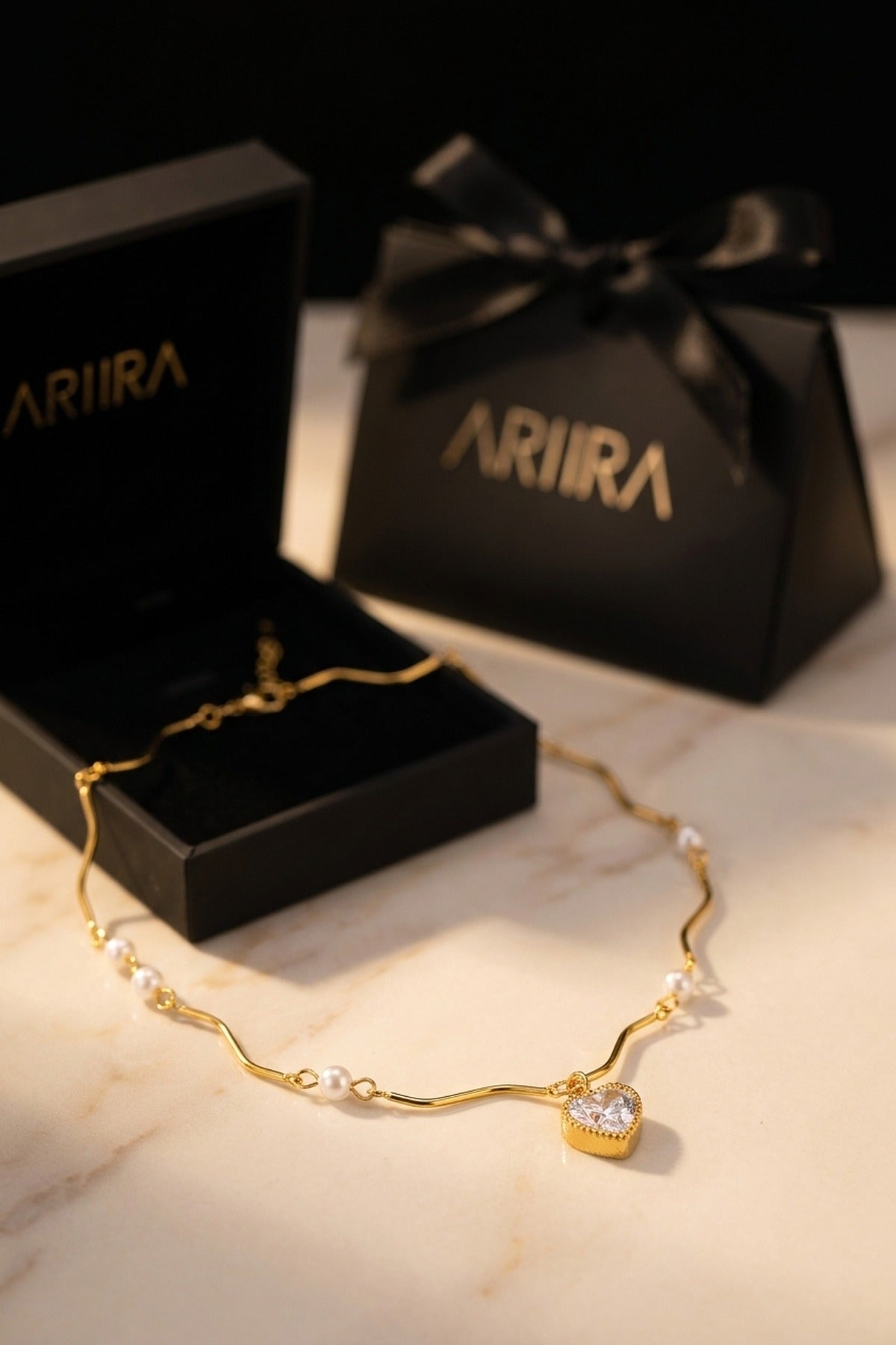 Gold Magnolia Wavy Chain Pearl
